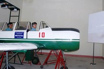 Việt Nam chế cabin lái mô phỏng máy bay Yak-52