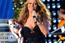 Mariah Carey hát, ngủ cũng ôm...cún