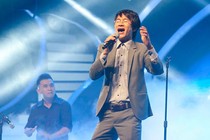 Vietnam's Got Talent: Chàng luật sư khiến khán giả sởn gai ốc