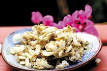 Canh hoa hòe chữa trĩ