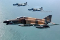 Huyền thoại gẫy cánh: F-4 "con ma" của Iran tự rơi giữa hoang mạc