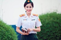 Hoa khôi Nam Em hóa thân thành nữ quân nhân đẹp lạ