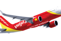 Máy bay của VietJetAir lại va vào chim trời