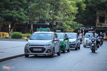 Taxi truyền thống đề xuất cấm đường với Uber, Grab