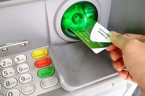 Thêm chủ thẻ ATM Vietcombank bị rút trộm tiền lúc nửa đêm