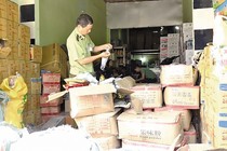 Liên tiếp thu giữ nguyên liệu trà sữa bẩn: Khách hàng lo lắng