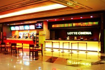 Giòi bò lúc nhúc trong máy bán sữa ở Lotte Cinema