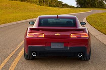 Chevy giảm giá Camaro Z/28 để đón tân binh Camaro 2016