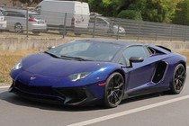 "Siêu bò" Lamborghini Aventador SV Roadster bất ngờ lộ diện 