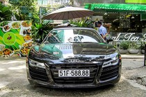 Audi R8 V10 mui trần ra biển trắng đầu tiên tại Việt Nam