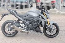 Naked bike Suzuki GSX-S1000 2015 đầu tiên về Hà Nội có gì?