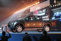 Isuzu ra mắt pick-up D-Max 2015 chốt giá từ 310 triệu đồng