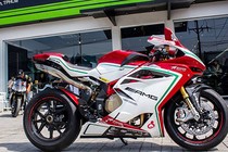 Siêu môtô MV Agusta F4 RC giá 1,35 tỷ trên phố Việt