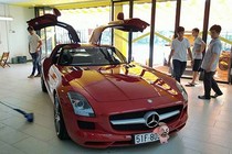 Siêu xe "cánh chim" Mercedes SLS AMG 12 tỷ trên phố Việt 