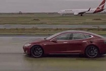 Xe điện Tesla Model S đọ sức cùng Boeing 737