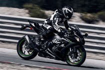 Siêu môtô Kawasaki ZX-10RR 2018 giá 760 triệu đồng