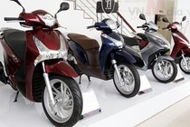 Cuối năm giá xe máy Honda tăng vọt, Yamaha rớt thảm