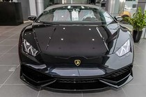 Siêu xe Lamborghini Huracan màu đen chính hãng ở Hà Nội 