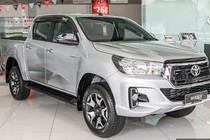 Chi tiết xe Toyota Hilux 2018 giá 694 triệu đồng tại Malaysia