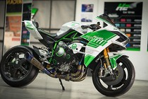 Kawasaki H2 giá 1,1 tỷ phong cách cảnh sát Dubai ở Sài Gòn