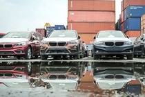 Cả dàn xe sang BMW không người nhận tại Cảng Cái Mép