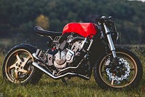 Xe môtô Honda CB600F độ cafe racer phong cách siêu xe Ferrari