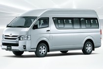 Toyota Hiace mới giảm giá tới 241 triệu tại Việt Nam có gì?