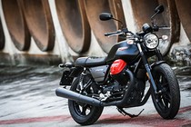 Moto Guzzi V7 III Carbon 2018 giá 425 triệu đồng tại Châu Á