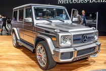 Siêu SUV Mercedes-AMG G65 "dính lỗi" chạy lùi quá nhanh