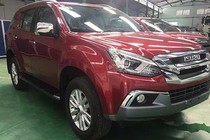 "Chạm mặt" Isuzu Mu-X mới giá 820 triệu tại Việt Nam