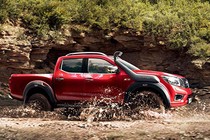 Chi tiết bán tải Nissan Navara N-Guard đặc biệt