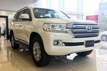 Cận cảnh Toyota Land Cruiser 2019 giá 3,99 tỷ tại Việt Nam