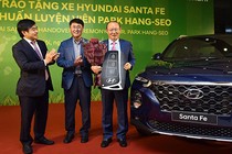 “Soi” Hyundai SantaFe hơn 1 tỷ đồng của HLV Park Hang Seo 