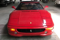 Cận cảnh siêu xe Ferrari F355 Spider cấm nhập vào VN