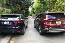 Hyundai SantaFe "chạm mặt" Jaguar F-Pace trùng biển kiểm soát 