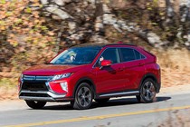 Crossover 5 chỗ Mitsubishi Eclipse Cross mới giá từ 658 triệu có gì đặc biệt?