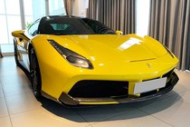 Đại gia Hà Nội chi trăm triệu độ siêu xe Ferrari 488 GTB