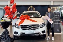 Thủ môn Bùi Tiến Dũng "đập thùng" Mercedes-Benz GLC tiền tỷ