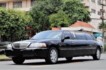 Siêu sang Lincoln Limousine 3 khoang chào bán 2 tỷ tại Việt Nam