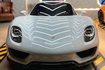 Cận cảnh Porsche 918 Spyder hơn 60 tỷ độc nhất Việt Nam