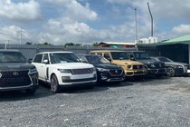 Ngắm dàn SUV gần 100 tỷ đồng, xếp hàng sau Chỉ thị 16 ở Sài Gòn