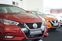 Chủ xe Nissan Almera tại Việt Nam "sốc" với giá đèn pha gần 90 triệu