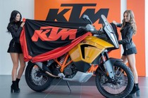 Cận cảnh KTM 250 Adventure 2025, "xế phượt" giá rẻ chỉ 74,91 triệu 