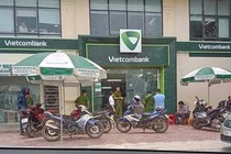 Truy bắt kẻ bịt mặt dùng súng cướp ngân hàng Vietcombank