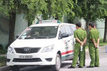 Tài xế taxi Vinasun chết bất thường trong xe khoá kín