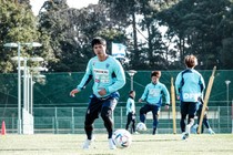 Công Phượng lại bị ‘bỏ rơi’, Yokohama FC thua trận