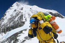 Vì sao những người bỏ mạng trên đỉnh Everest sẽ phải nằm tại đó mãi mãi?