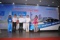 Vinaphone trao thưởng 2 xe BMW 1,8 tỷ cho khách hàng