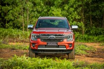 Ford Everest 2023 tại Việt Nam bản Titanium 4x2 với công nghệ an toàn, thông minh