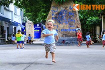 Nghẹn lòng Tết Thiếu nhi của những đứa trẻ không cha mẹ